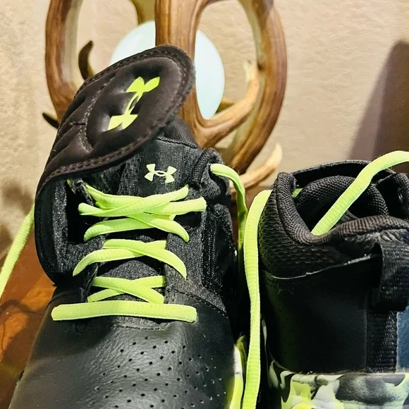 Under Armour Kids' Boys Zone BB Black and Neon Green Sneakers Size 2Y - Picture 7 of 8